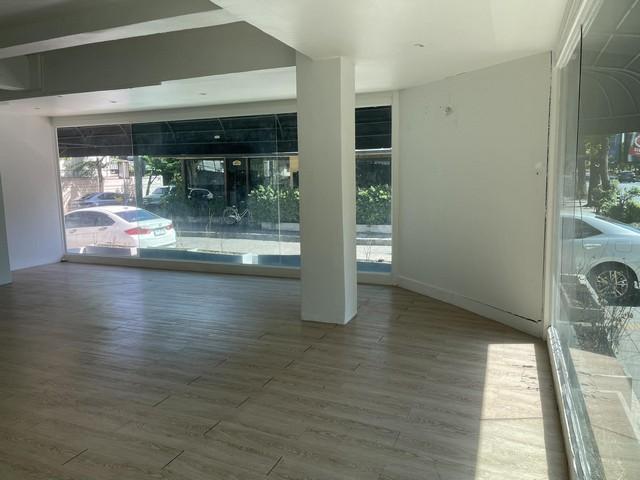 ให้เช่าอาคารพาณิชย์ 3 ชั้นครึ่ง ซอยนราธิวาสราชนครินทร์15 พื้นที่ประมาณ 500 ตรม. 3 ห้องนอน 3 ห้องน้ำ ติดถนนใหญ่ ทำเลดี เหมาะทำโชว์รูม