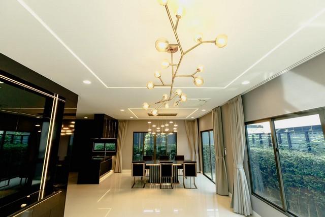 ขายบ้านหรู 2 ชั้น  รามคำแหง 68 กรุงเทพกรีฑา โครงการเศรษฐสิริ กรุงเทพกรีฑา 2 พื้นที่ใช้สอย : 273 ตรม.ที่ดิน : 82.20 ตรว.4 ห้องนอน 5 ห้องน้ำ