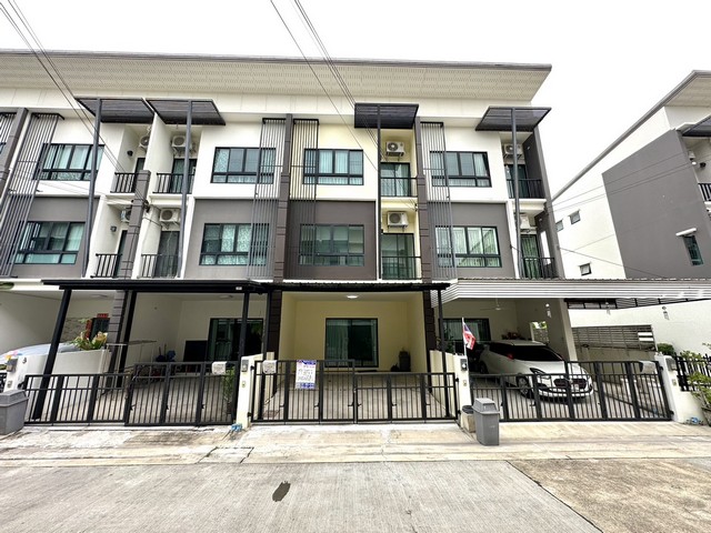 FOR SALE ทาวน์เฮาส์ คาซ่าซิตี้ประชาอุทิศ 90 2850000 B. 3 BEDROOM ใหญ่ขนาด 0 RAI 0 งาน 19 ตารางวา ใกล้ โรงเรียนสารสาสน์วิเทศศึกษา ราคานี้ดีสุดในย่าน