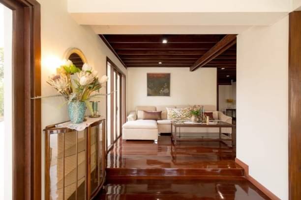 ให้เช่า 100,000 บาท/เดือน พูลวิลล่า 2 ชั้น 300 ตรว. หนองหอย อำเภอเมือง บ้านตกแต่งพร้อมอยู่ พื้นไม้จริง 10 นาที จากสนามบินเชียงใหม่​