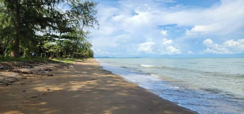 ขายที่ดินวิวสวยหน้าติดทะเลราคาดีเดินทางสะดวก หาดละเเมชุมพร 