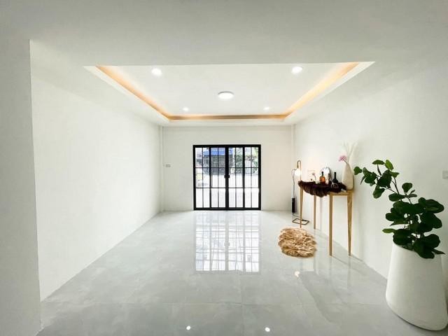 C4143 ขายทาวน์โฮม 3 ชั้น หมู่บ้านชลดดา ซอยสายไหม 34 รีโนเวทใหม่ ใกล้ตลาดเอซีสายไหม