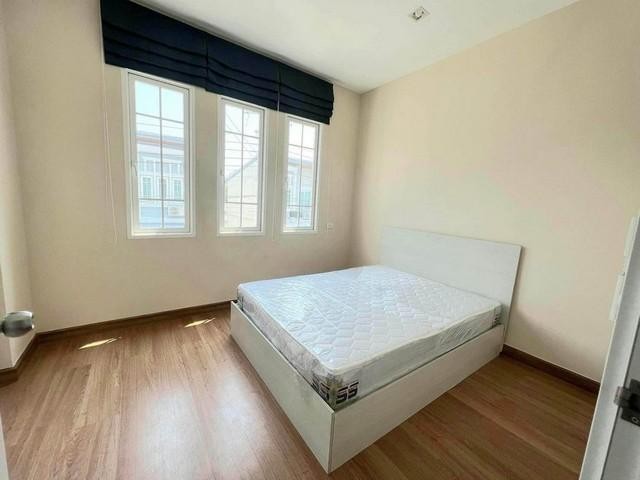 C4132 ขายทาวน์โฮมพร้อมผู้เช่า 2 ชั้น โครงการโกลเด้นทาวน์ 3 บางนา-สวนหลวง หลังมุม หน้าบ้านหันทิศเหนือ