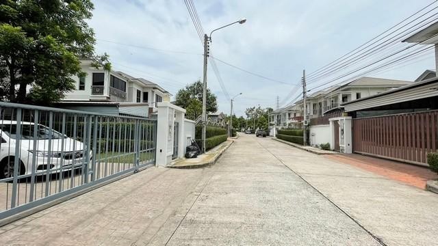 PT12 ขาย บ้านเดี่ยว 2 ชั้น 134 ตรว. โครงการ เพอร์เฟค มาสเตอร์พีช พระราม9 Perfect Masterpiece Rama9 เป็นบ้านตัวอย่าง ใกล้มหาวิทยาลัยสแตมป์ฟอร์ด เขตประเวศ เดินทางสะดวก*** ราคาขาย 27,000,000 บาทติดต่อ คุณช่อผกา 0616198565 LINE 0616198565** เจ้าของขายเพราะย้ายไปอยู่เชียงใหม่**บ้านเดี่ยว 2 ชั้น เพอร์เฟค มาสเตอร์พีช พระราม9 เป็นบ้านตัวอย่างเนื้อที่ดิน 134 ตารางวาพื้นที่ใช้สอย 241 ตารางเมตร3 ห้องนอน (ห้องน้ำในตัวทุกห้