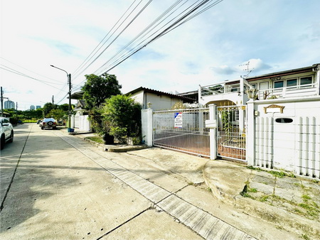 บ้านเดี่ยว ซอย พัฒนาการ 61 ถนน พัฒนาการ แขวงประเวศ เขตประเวศ กรุงเทพมหานคร