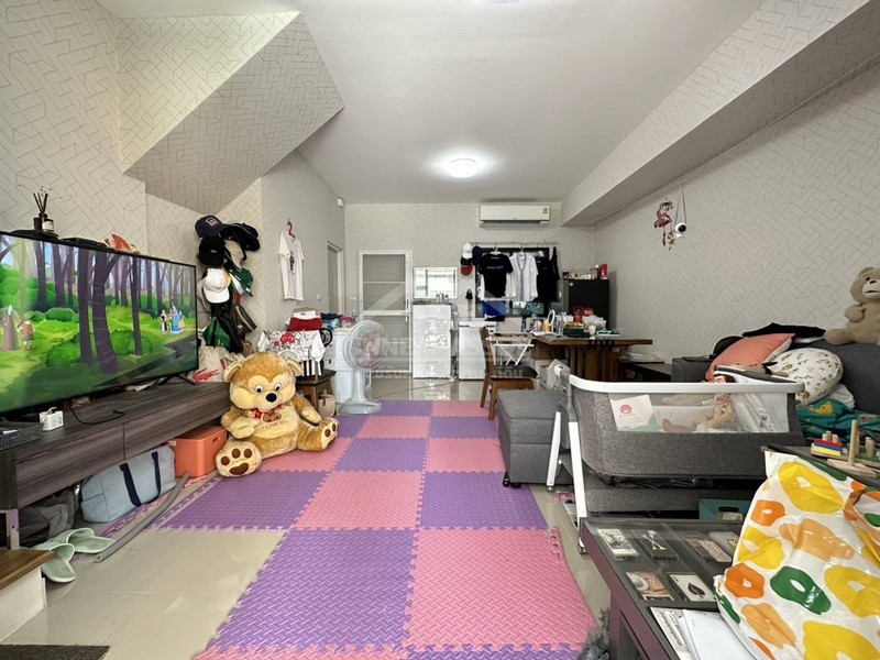 พลีโน่-ชัยพฤกษ์​  ซอยกรมที่ดินบางบัวทอง ถ.ชัยพฤกษ์ ต.พิมลราช อ.บางบัวทอง จ.นนทบุรี