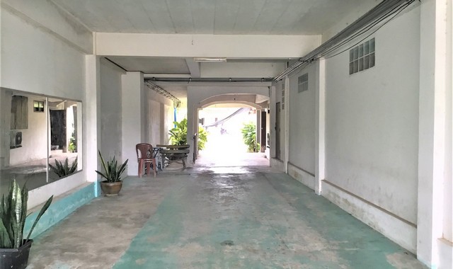 ขายอาคารพาณิชย์     อำเภอท่าแซะ  ชุมพร (PKK04-05402)