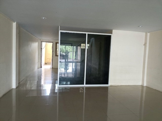 ขายอาคารพาณิชย์  2.5 ชั้น อ.เมืองกาญจนบุรี จ.กาญจนบุรี  PSC00585