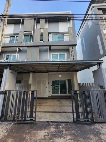 รหัส# TO574 ขายทาวน์โฮม 3 ชั้นหลังมุม โครงการ SPACE TOWNHOME ลาดพร้าว – เหม่งจ๋าย ลาดพร้าว 80 ใกล้ทางด่วน เลียบด่วน เข้าออกได้ทั้งลาดพร้าว 80 และเหม่งจ๋ายซอยสหการประมูล *** ราคาขาย 7,990,000 บาททาวน์โฮม 3 ชั้นหลังมุม โครงการ สเปซ ลาดพร้าว-เหม่งจ๋าย ลาดพร้าว 80 ขนาด 25 ตรว. พื้นที่ใช้สอย 201 ตรม.3 ห้องนอน 4 ห้องน้ำหน้ากว้าง 5.5 เมตร จอดรถในบ้านได้ 2 คัน หน้าบ้านได้อีก 1 คัน พร้อมเครื่องใช้ไฟฟ้าเเอร