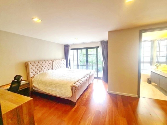 เซ็นทรัลพระราม 9 โรงพยาบาลปิยะเวท ให้เช่าบ้าน3.5ชั้น เฟอร์บางส่วน 78ตรว. 425ตรม. 4นอน 5น้ำ 4จอดรถ