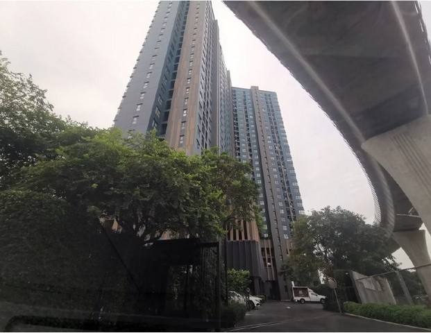   รายละเอียดเพิ่มเติม Code ID :  PSC00641  ราคาขาย 2,619,000  บาท- พื้นที่ใช้สอย :   31.63 ตร.ม.- จำนวนห้อง :   1 ห้องนอน 1 ห้องน้ำ- คอนโดชั้นที่ 12  มี 30 ชั้น พิกัดทรัพย์ :  https://maps.app.goo.gl/PDqSgZ5gohPVyvmf8    สถานที่ใกล้เคียง- ใกล้  พระบรมมหาราชวัง- ใกล้  ซีคอน บางแค- ใกล้  MRT เพชรเกษม 48- ใกล้  มหาวิทยาลัยสยามสอบถามเพิ่มเติม/นัดชมโทร. 097-419-5982(พลอย)โทร. 096-932-4624(ออมสิน)Line : @panaya (มี@ด้านหน้า)ปรึกษาสินเชื่อฟรี One Stop Service ดูแลตั้งแต่ต้นจนจบบริ