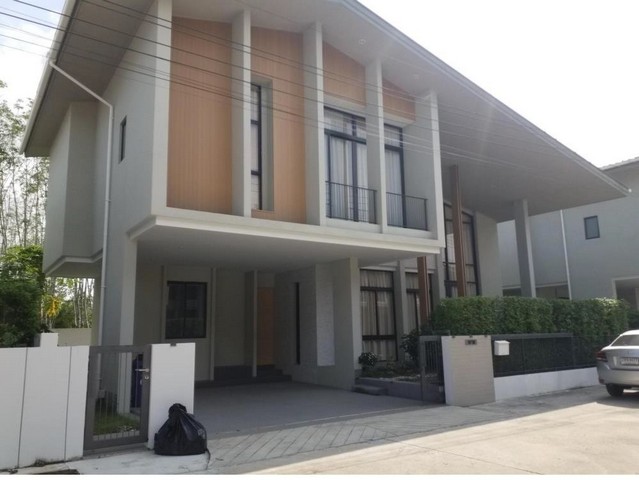   รายละเอียดเพิ่มเติม Code ID :  PSC00634  ราคาขาย 4,491,000  บาท- ขนาดพื้นที่ :  60.50 ตร.ว.- พื้นที่ใช้สอย :  199.93 ตร.ม. - จำนวนห้อง :   3 ห้องนอน 4 ห้องน้ำ  - ที่จอดรถ :  2  คัน พิกัดทรัพย์ :  https://maps.app.goo.gl/oBAGPixwaECUYTGT7    สถานที่ใกล้เคียง- ใกล้  บิ๊กซี ซูเปอร์เซ็นเตอร์ หาดใหญ่- ใกล้  โรงพยาบาลหาดใหญ่- ใกล้  วัดศรีสว่างวงศ์ (วัดเกาะเสือ)- ใกล้  ดูโฮม สาขา หาดใหญ่สอบถามเพิ่มเติม/นัดชมโทร. 097-419-5982(พลอย)โทร. 096-932-4624(ออมสิน)Line : @panaya (มี@ด�