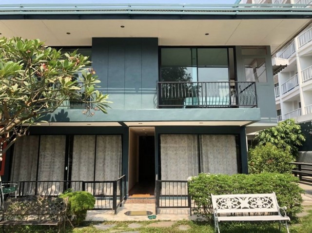 ขายบ้านพัทยาเหนือ เนื้อที่ 102 ตรว. บ้าน 2 ชั้น ซอยนาเกลือ18 ใกล้วงเวียนปลาโลมาพัทยาเหนือ ต.นาเกลือ อ.บางละมุง จ.ชลบุรี ทำเลดี เพื่อการลงทุนในอนาคตลดราคาพิเศษ 15.3ล้านบาท(15,300,000 บาท)  ค่าโอนคนละครึ่ง9 ห้องนอน ,11 ห้องน้ำ,1 Office , 1 ห้องครัว พร้อมเฟอร์นิเจอร์และเครื่องใช้ไฟฟ้าวงเวียนปลาโลมาพัทยาเหนือ 2 กม.ใกล้ห้างTerminal 21 เพียง 2 กม.ใกล้หาดวงอมาตย์ 200 เมตร ,ใกล้โรงแรมCENTARA  Grand Mirage beach 250 เมตรต