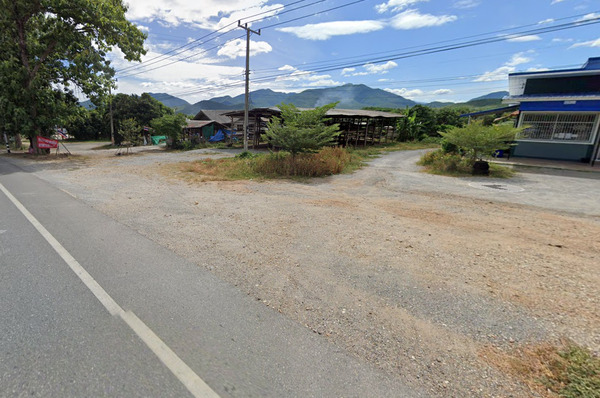 ขายที่ดินสวย พร้อมโกดัง ติดถนนหลัก ลี้-ลำพูน 3 งาน 50 ตร.ว.