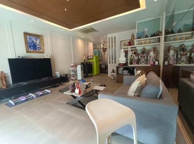 WW177F ขาย ทาวน์โฮม 3 ชั้น โครงการ บ้านกลางกรุง พระราม 3 (Baan Klang Krung Rama 3) ถนนสาธุประดิษฐ์ตัดใหม่