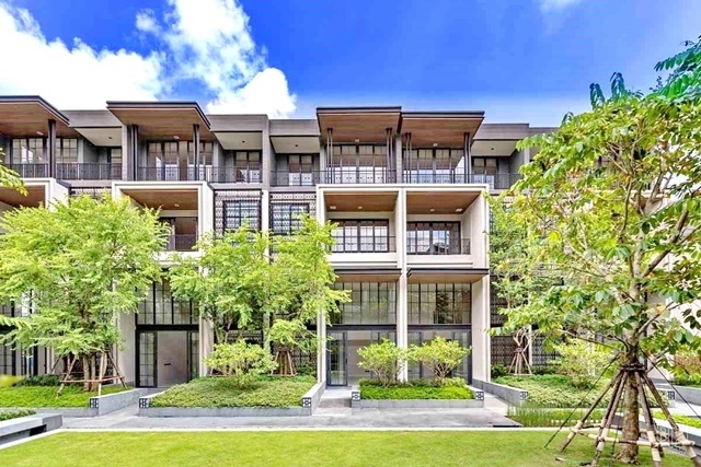 MRT พระราม9  เซ็นทรัลพระราม 9โรงพยาบาลปิยะเวท ( 2 กม .) ให้เช่าบ้าน3.5ชั้น เฟอร์บางส่วน 80ตรว. 428ตรม. 189,998B-M 4นอน 5น้ำ 4จอดรถPiyawate Hospital Central MRT Rama 9 house for rent 3.5 floors partially furnished 80sq.wa. 428sq.m. 189,998B-M 4bed 5bath 4parking.เพชรบุรี รามคำแหง ถ.พระราม9 แขวงบางกะปิ เขตห้วยขวาง กรุงเทพมหานคร 103104 ห้องนอน5 ห้องน้ำ1 ห้องแม่บ้าน1ห้องนั่งเล่น1 ห้องครัว4 จอดรถสถานที่ใกล้เคียงโรงพยาบาลปิยะเวท ( 2 กม .)วิทยาลัยอาชีวศึกษาพณิชยการจำนงค์ ( 2.5 กม. )เ