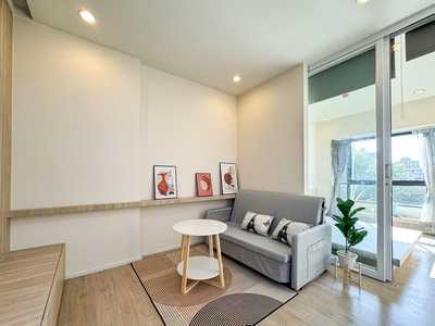 ขาย S1 พระราม 9 คอนโด รีโนเวทใหม่หมด สไตล์ Minimalห้องน่าอยู่มาก ดูอบอุ่น Cozy ชั้น 3 ตึก B เห็นวิวต้นไม้ของโครงการ และวิวเมือง ขนาด 32.84 ตร.ม. 1 ห้องนอน 1 ห้องน้ำเพียง ราคา 1,990,000 บาท- แถมบิวท์ชุดตู้ เตียง ผนังทีวี และชุดเคาน์เตอร์ครัวตัว L พร้อมอ่างล้างจาน มูลค่ารวมกว่า 300,000 บาท- มีแอร์ให้ 2 ตัว และเครื่องทำน้ำอุ่นสิ่งอำนวยความสะดวก- สระว่ายน้ำ ฟิตเนต- รปภ.24 ชั่วโมง และกล้องวงจรปิดโ