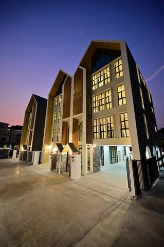 ให้เช่าโฮมออฟฟิศ4ชั้นย่านรามคำแหง หัวหมาก ใกล้MRTศรีกรีฑา กรุงเทพกรีฑา สไตล์นอร์ดิกดีไซน์สวย จอดรถ 9 คัน