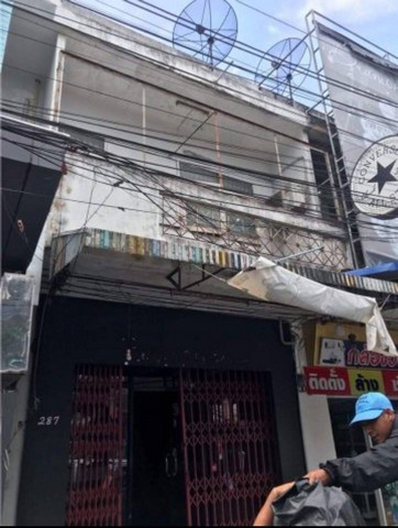 ขายอาคารพาณิชย์ 2 ชั้นย่านธุรกิจ เนื้อที่ 18 ตารางวาหน้ากว้าง 5 เมตร ลึก 20 เมตรถนนทุ่งสงนาบอน ต.ปากแพรก อ.ทุ่งสง จ. นครราชสีมาราคาขาย 2.4 ล้าน สถานที่สำคัญใกล้เคียง1. ตลาดโต้รุ่ง ทุ่งสง2. สหไทยพลาซ่า ทุ่งสง 23. โรงเรียนสตรีทุ่งสง4. แม็คโคร ทุ่งสง5. โลตัส ทุ่งสงที่ตั้ง ตำบล ชะมาย อำเภอทุ่งสง นครศรีธรรมราช--------------------------------------------------------สนใจชมบ้านหรือขอข้อมูลเพิ่มเติมได้ที่คุณเอีย