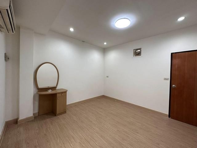 PO106 ให้เช่า บ้าน รัชดาซอย3  fortune  ใกล้ MRT พระราม 9 ใกล้เซ็นทรัลพระราม 9 ใกล้ตลาดจ๊อดแฟร์ อสมท.