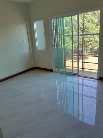 ขายอาคารพาณิชย์ ใกล้ตลาดศรีละออ ต.สากเหล็ก อ.สากเหล็ก จ.พิจิตร