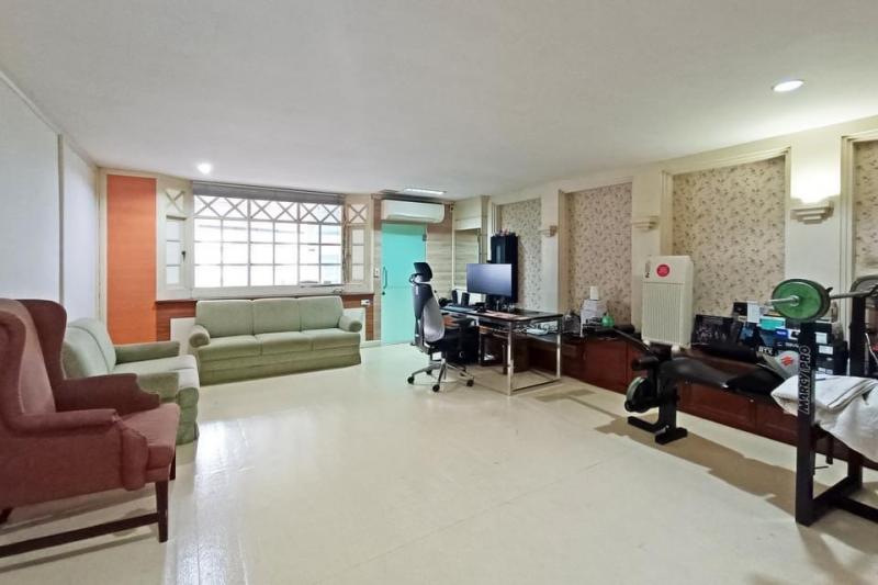 ขายคอนโดDuplex Penthouse 410 ตร.ม. Premier Condominium ชั้น 4-5 ย่านสุขุมวิท ซอยสุขุทวิท24