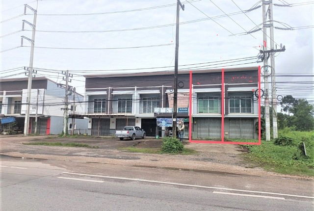 รายละเอียดเพิ่มเติมCode ID :   PKK04-05767ราคาขาย       5,722,000 บาท- ขนาดพื้นที่ :     55.90 ตร.ว- พื้นที่ใช้สอย :  324 ตร.ม- จำนวนห้อง :     4 ห้องนอน 4 ห้องน้ำ (2 คูหา)- ที่จอดรถ :      1 คัน- อาคารพาณิชย์ :   2 ชั้น- อาคารพาณิชย์หันทางทิศ : -- อายุอาคาร :     10 ปีพิกัดทรัพย์  :    https://maps.app.goo.gl/TwdyLZFkFCYKTJsy7สถานที่ใกล้เคียง- ใกล้ตลาดเสริมสุข- ใกล้โลตัส โกเฟรช ซูเปอร์มาร์เก็ต ห้วยยอด - ใกล้โลตัส โกเฟรช แยกอันดามัน ตรัง- ใกล้โรงพยาบาลห้�