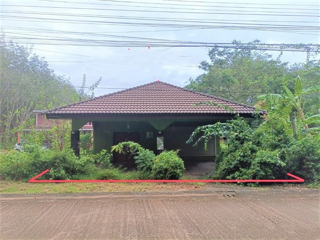 รายละเอียดเพิ่มเติมCode ID : PKK02-13346ราคาขาย       1,405,000 บาท- ขนาดพื้นที่ :  49.90 ตร.ว  - พื้นที่ใช้สอย :   128 ตร.ม- จำนวนห้อง :  1 ห้องนอน 1 ห้องน้ำ- ที่จอดรถ :      1-2 คัน- บ้านเดี่ยว  :    1 ชั้น- บ้านเดี่ยวหันทางทิศ : -- อายุอาคาร :   10 ปีพิกัดทรัพย์ :   https://maps.app.goo.gl/EPqZgXzfYUvKpKM2Aสถานที่ใกล้เคียง- ใกล้โลตัส ตลาดทุ่งยาว ตรัง- ใกล้โรงพยาบาล ปะเหลียน - ใกล้โรงเรียนเมธาวิทยา- ใกล้โรงเรียนบ้านท่าข้ามสอบถามเพิ่มเติม/นัดชมโ�