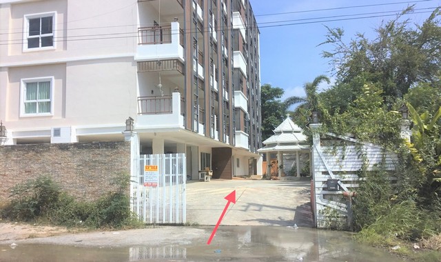   รายละเอียดเพิ่มเติม Code ID : PKK05-01789  ราคาขาย 3,331,000  บาท- พื้นที่ใช้สอย : 85.88 ตร.ม.  - จำนวนห้อง :  2 ห้องนอน 2 ห้องน้ำ  - ที่จอดรถ :   1    คัน- ชั้นที่ :  3   อาคาร A พิกัดทรัพย์ :  https://maps.app.goo.gl/Bb19uRvvwZ82YhT2A    สถานที่ใกล้เคียง- ใกล้ตลาดโลตัส สาขา หัวหิน-หัวนา - ใกล้โรงพยาบาลกรุงเทพหัวหิน - ใกล้Tesco Lotus Express - ใกล้มินิบิ๊กซี หัวหินซอย  สอบถามเพิ่มเติม/นัดชมโทร. 097-419-5982(พลอย)โทร. 096-932-4624(ออมสิน)Line : @panaya (มี@ด้านหน้า)ปรึกษาสินเชื�