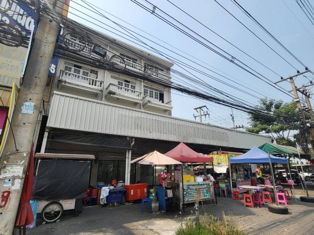 ขาย อาคารพาณิชย์ ตึกแถว ติดถนน พุทธมลฑลสาย 4 กระทุ่มล้ม 27 ขนาด 109. ตรว. อาคาร 4 ชั้น ตีทะลุ ราคา 30 ล้านบาท