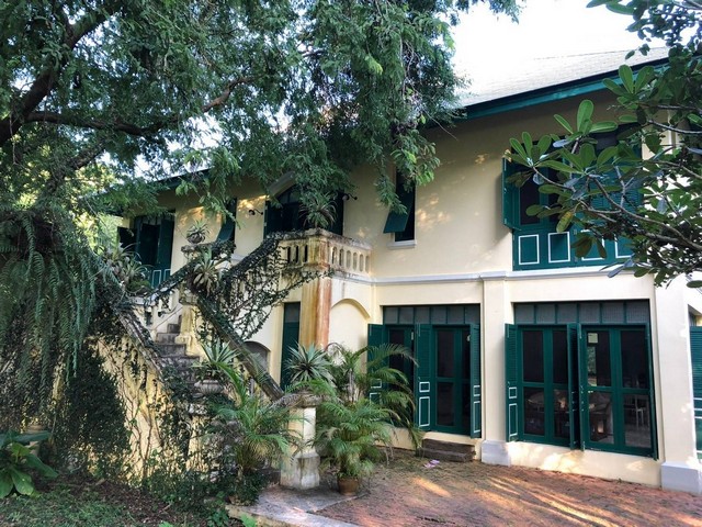 ขายบ้าน เชียงคาน 2 ชั้น สไตล์โคโรเนียล ติดแม่น้ำโขง 3 นอน 4 น้ำ ขนาด 14 - 1 -97 ไร่ พทชส 450 ตรม. ราคา 45,000,000 ขายบ้านเชียงคาน สไตล์โคโรเนียลสวย ติดแม่น้ำโขง วิวธรรมชาติ จำนวน 3 ห้องนอน 4 ห้องน้ำ ครัวใน ครัวนอก แอร์ 3 เครื่อง ขนาดพื้นที่ใช้สอย ประมาณ 450 ตารางเมตร ขนาดที่ดินรวม 14-1-97 ไร่ห่างเมืองเชียงคานเพียง 5 กิโลเมตร 5 นาที ทางเข้าติดถนนหลวง และบ้านวิวติดแม่น้ำโขงขายบ้านไม่รวมเฟอ