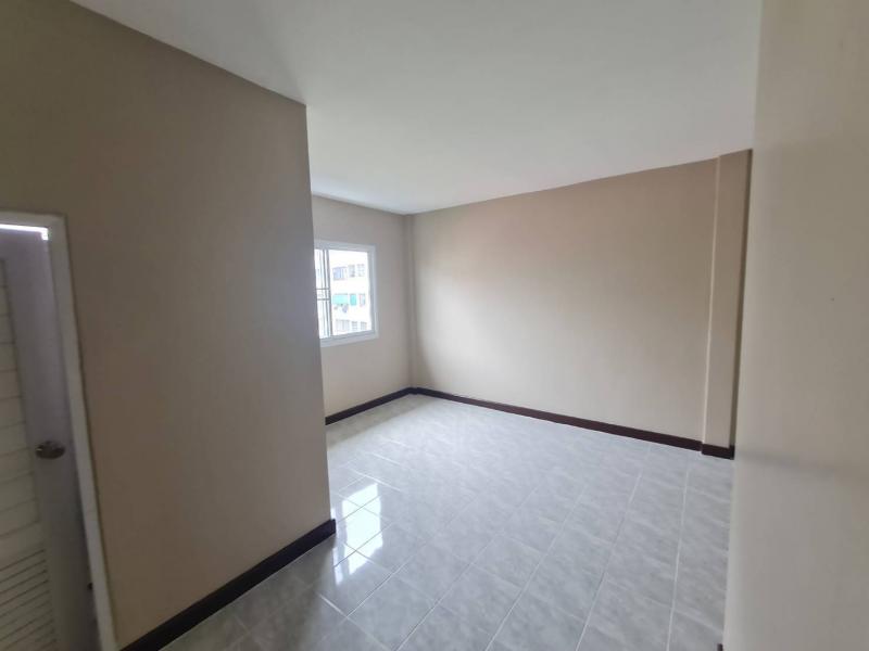 ขายบ้านทาวเฮ้าส์ ตกแต่งแบบลอฟท์ เหมาะเป็นออฟฟิต ใกล้งานวงศ์วาน จ.นนทบุรี