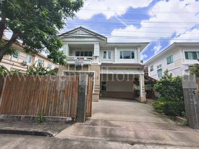 รหัสทรัพย์  4648บ้านเดี่ยว เพอร์เฟค เพลส พระราม5 - ราชพฤกษ์ ต้นโครงการที่ตั้ง  ถ.ราชพฤกษ์ ต.บางขุนกอง อ.บางกรวย จ.นนทบุรี 11130รายละเอียดทรัพย์- บ้านเดี่ยว 2 ชั้น, ขนาดพื้นที่ 72 ตารางวา, พื้นที่ใช้สอย 210 ตารางเมตร- 3 ห้องนอน, 3 ห้องน้ำ, 1 ห้องนั่งเล่น, 1 ห้องครัว, 2 ที่จอดรถ- แอร์ 5 เครื่องสิ่งอำนวยความสะดวก- เจ้าหน้าที่รักษาความปลอดภัย 24 ชั่วโมง, รปภ., กล้องCCTV- สวนสาธารณะของโครงการ, สร