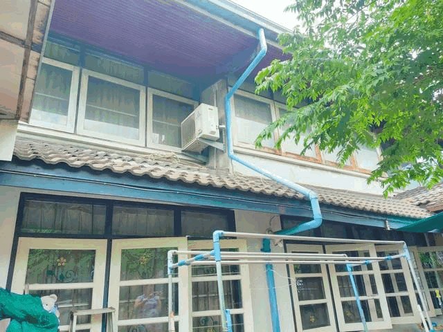 C4196 ขายบ้านเดี่ยว 2 ชั้น หมู่บ้านเสรี 2 รามคำแหง 24 พระรามเก้าซอย 41 ใกล้เดอะไนน์พระราม9เนื้อที่ 82 ตารางวา 4 ห้องนอน 3 ห้องน้ำ 1 ห้องครัว 1 ห้องรับแขก 1 ห้องทานข้าว 1 ห้องแม่บ้านสนใจนัดชมติดต่อ รหัสประกาศC4196คุณเฟลม  0638956397ID line : 0638956397: https://line.me/ti/p/LTVhEi9gAFC4196 ขายบ้านเดี่ยว 2 ชั้น หมู่บ้านเสรี 2 รามคำแหง 24 พระรามเก้าซอย 41 ใกล้เดอะไนน์พระราม9บ้านเดี่ยว 2 หมู่บ้านเสรี 2 รามคำแหง 24 พระรามเก้าซอย 41 ใกล