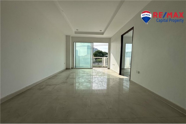 ขาย - บีชแอนด์เมาท์เทนคอนโดมิเนียม 2 ห้องนอน       