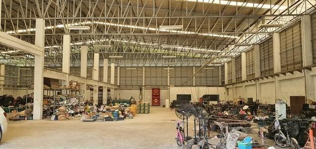 C4173 ขายที่ดินพร้อมอาคารโรงงานพร้อมออฟฟิศ 6 ไร่ ตำบลนาดี สมุทรสาคร พร้อมใบ รง.4 ใกล้เซ็นทรัลมหาชัย และถนนพระราม 2เนื้อที่ดิน 6 ไร่สนใจนัดชมติดต่อ รหัสประกาศC4173คุณเฟลม  0638956397ID line : 0638956397: https://line.me/ti/p/LTVhEi9gAFC4173 ขายที่ดินพร้อมอาคารโรงงานพร้อมออฟฟิศ 6 ไร่ ตำบลนาดี สมุทรสาคร พร้อมใบ รง.4 ใกล้เซ็นทรัลมหาชัย และถนนพระราม 2เนื้อที่ดิน 6 ไร่ประกอบด้วย::- โรงงานขนาด 40 X 50 เมตร- มีเนื้อที่เหลือท