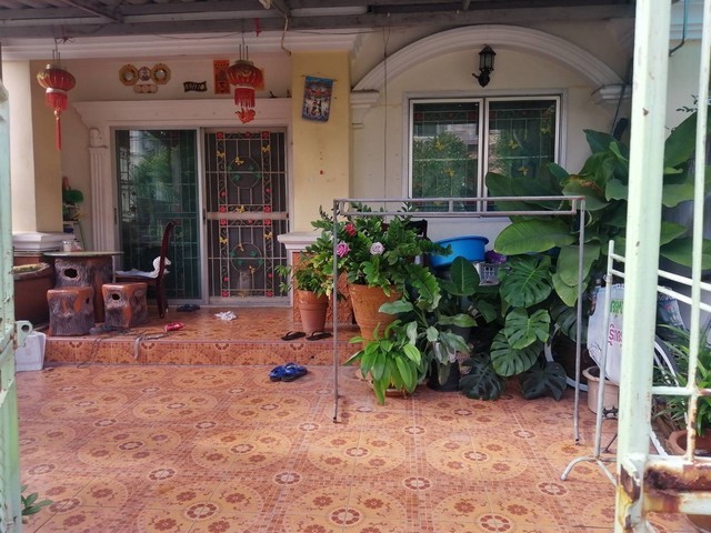 ขายทาวน์เฮ้าส์ 2 ชั้น มบ.นิรันทร์วิลล์ ศรีนครินทร์ (ศรีด่าน 22) ห้องมุม บางพลี สมุทรปราการ