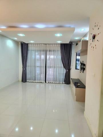 C4165 ให้เช่าและขายทาวน์โฮม 3 ชั้น โครงการบ้านกลางเมือง นวมินทร์ 42 ใกล้ตลาดอินทรารักษ์