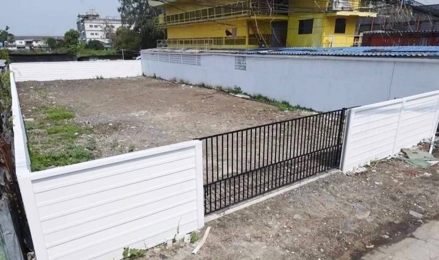 ขายที่ดินถมแล้วแปลงสวย#ขายที่ดินต่ำกว่าราคาประเมิน#ขายที่ดินต่ำกว่าราคาตลาด#ขายที่แปลงสวยสี่เหลี่ยมผืนผ้า#ขายที่ดินแปลงสวยถมแล้ว#ขายที่ดินทำเลเสรีไทย#ขายที่ดินในม.สหกรณ์พิกัด : ซอยเสรีไทย 57 แยก 54/3 ถนนเสรีไทยแขวงคลองกุ่ม เขตบึงกุ่ม  กรุงเทพฯ10230ขนาดเนื้อที่ 135 ตรว.หน้ากว้าง 14 เมตร ลึก 39 เมตรหันหน้าทางทิศตะวันออกแปลงสี่เหลี่ยมผืนผ้าราคาขายแค่ 4.5 ล้าน (ตกตรว.ล