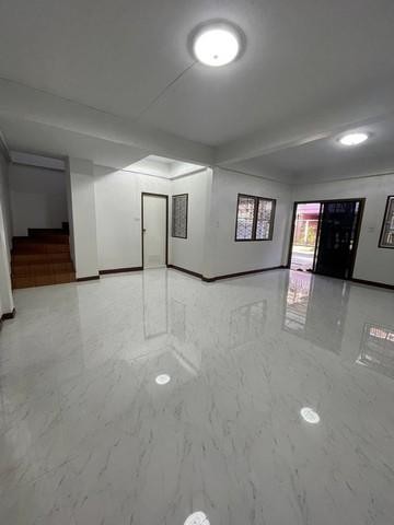 C4158 ขายทาวน์เฮ้าส์ 2 ชั้น ซอยลาดพร้าววังหิน 65 หน้ากว้าง 7 เมตร รีโนเวทใหม่ ใกล้โลตัสวังหิน, Plaza Lagoon