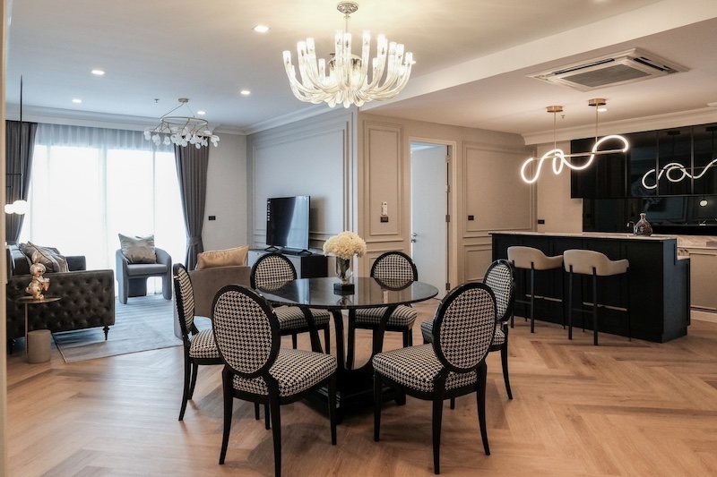 BH2555 คอนโด ณุศาศิริ แกรนด์ สุขุมวิท 42 Nusasiri Grand Sukhumvit 42 ติดรถไฟฟ้า BTS เอกมัย นัดชมห้องได้หลังวันที่ 24 ธันวาคม 2566contact : คุณบัว Bua Agent 0936464597, 0826914598Line : Bua093ชั้น 18 ตึก B(สูง 22 ชั้น) , ขนาด 155 ตรม.  นัดชมห้องได้หลังวันที่ 24 ธันวาคม 256690,000 บาท/เดือน สัญญา 1 ปี (ชำระในนามบุคคล)97,000 บาท/เดือน สัญญา 1 ปี (ชำระในนามบริษัท หัก3%) มัดจำ2 เดือน / ชำระล่วงหน้า 1เดือน-2 ห้องนอน 2 ห้องน้ำ-1 ห้องน้ำกลาง-1 ห้องอเนกประสงค์ สามารถทำออ