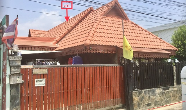 รายละเอียดเพิ่มเติม Code ID : PKK02-15434  ราคาขาย  2,434,000 บาท- ขนาดพื้นที่ : 49.10 ตร.ว.  - พื้นที่ใช้สอย :  117.80 ตร.ม. - จำนวนห้อง :  2 ห้องนอน 1 ห้องน้ำ  - ที่จอดรถ :   1    คัน- บ้านหันทางทิศ : ตะวันออก  พิกัดทรัพย์ : https://maps.app.goo.gl/4DYgdfmjaWz4vP2B6    สถานที่ใกล้เคียง- ใกล้บิ๊กซี มาร์เก็ต หัวหิน- ใกล้ซีเจ ซูเปอร์มาร์เก็ต สาขาหนองขอน - ใกล้มาลีซูเปอร์ สาขาเขาพิทักษ์ - ใกล้โรงพยาบาลหัวหิน สอบถามเพิ่มเติม/นัดชมโทร. 097-419-5982(พลอ�