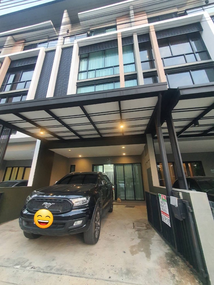 HR6875ให้เช่าโฮมออฟฟิศ 4 ชั้นพื้นที่ใช้สอย 255 ตรม.โครงการ พรีเมี่ยมเพลส เกษตร-นวมินทร์ สนใจติดต่อคุณสามารถ 0918070863 ID line : samart863ราคาเช่า 55,000 บาทต่อเดือน  ประกัน 2 เดือน จ่ายล่วงหน้า 1 เดือน สัญญา 1 ปีหมู่บ้านพรีเมี่ยมเพลส เกษตร-นวมินทร์ / ขายโฮมออฟฟิศเช่าโฮมออฟฟิศ แยกเกษตร-นวมินทร์ ถนนลาดพร้าว ถนนเกษตร-นวมินทร์ เช่าโโฮมออฟฟิศ สูง 4 ชั้น 3 นอน 4 น้ำ 1 ครัว มีที่จอดรถ 3 คัน แอร์ 6 ตัวการต