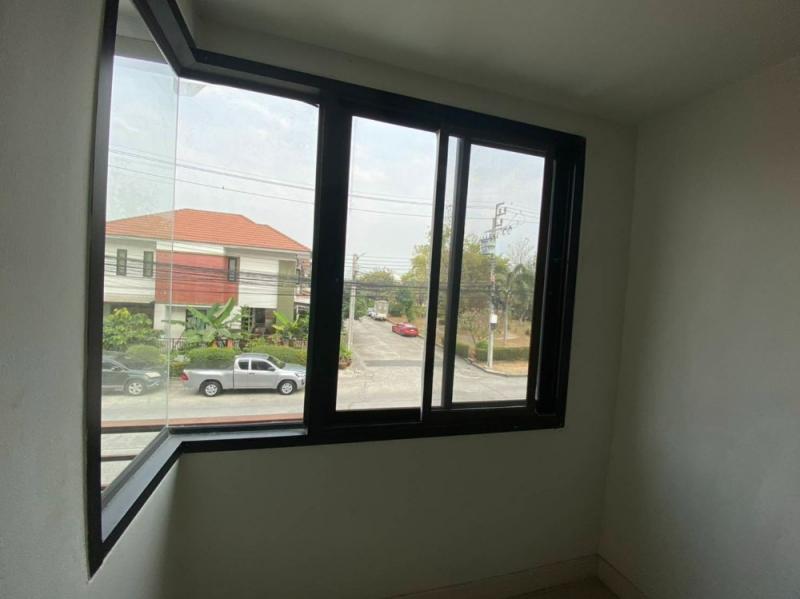 ให้เช่าทาวน์โฮม 3 ชั้น เนื้อที่ 22 ตารางวา  3 ห้องนอน  3 ห้องน้ำ หมู่บ้าน ทรัพย์รุ่งเรืองซิตี้ บางปู อยู่ใกล้สถานตากอากาศบางปู