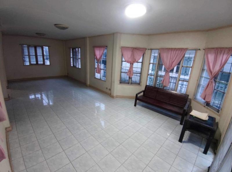 ให้เช่าบ้านเดี่ยว 2 ชั้น เนื้อที่ 51 ตารางวา  3 ห้องนอน 2 ห้องน้ำ หมู่บ้านชัยพฤกษ์  ทวีวัฒนา