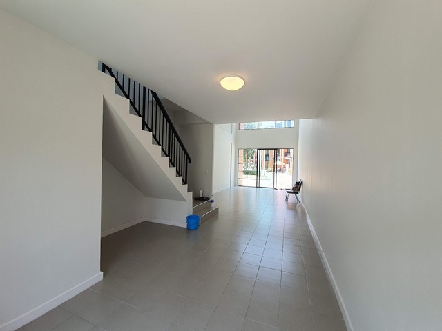 ขาย อาคารพานิชย์ หลังมุม สิริ อเวนิว เพชรเกษม81  ราคา  6.59 ลบ