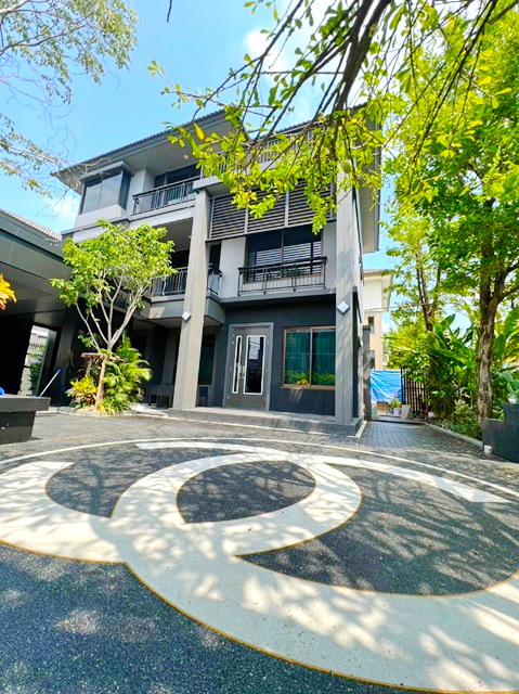  ให้เช่าคฤหาสน์  3 ชั้น 7นอน ทองหล่อ เอกมัยให้เช่า Elite หรู พัฒนาการ 7น้ำ 84ตรว. 354ตรม. 11แอร์ ไม่เคยอยู่ built inพร้อม เครื่องใช้ไฟฟ้าใหม่ 249,999 B-MThonglor Ekkamai Never Living for rent Elite Lux Phatthanakan Mansion for rent 3 Storeys 7bed 7bath 84sh.wa. 354sqm. 11A/C built-in fur and new appliances 249,999 B-M.ซ.พัฒนาการ32-44 ถ.พัฒนาการ แขวงหัวหมาก เขตสวนหลวง กรุงเทพมหานคร 10250บ้ายแนว Modern Oriental Style ถนนสุขุมวิท 77 และศรีนครินทร์สามารถเข้าเมืองออกเมืองได้สะดวกหลายทางบ้านเดี่ยว 3 ชั้น พื้นที่ใ