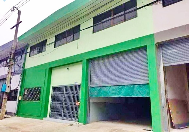 ขาย-เช่าโรงงาน ไทวัสดุ ถูกที่สุด ตลาดเพชรโพธิ์แจ้ PTT โกดัง พร้อมอาคารสำนักงาน 2 ชั้น 86ตรว. 526ตรม. 34,999B-M 4.8ลบ. 3นอน 4น้ำ 2จอดรถPhetPhoChae Market PTT For sale-rent Factory Thaiwasadu The Cheapest warehouse with office building 2 floors 86sq.wa. 526sq.m. 34,999B-M 4.8 million baht 3bed 4bath 2parking. ถนนเอกชัย-โพธิ์แจ้ ตำบลบางน้ำจืด อำเภอเมืองสมุทรสาคร สมุทรสาคร 74000ชั้น 1 - 1 ห้องสำนักงาน- 1 โกดัง         ชั้น 2 - 1 ห้องสำนักงาน2 จอดรถ- ขนาด 14x30เมตร - พื้นรับน้ำหนักได้ 2 ตัน/ตารางเมตร - ระบบไฟฟ้า 3 เฟส -