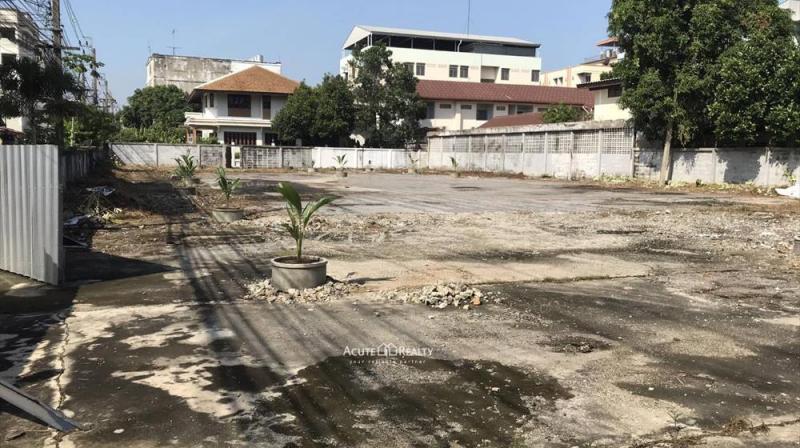 ขายที่ดินติดถนนนวมินทร์ ทำเลเยี่ยม เนื้อที่ 1-1-63.8 ไร่ ถมแล้ว