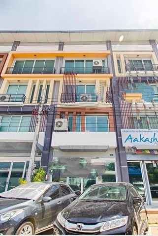 โฮมออฟฟิศสไตล์โมเดิร์น ใกล้สนามบินนานาชาติสุวรรณภูมิ ให้เช่าอาร์เค บิส เซ็นเตอร์เมื่อความต้องการการทำงาน การอยู่อาศัย และการพักผ่อนมารวมกันในสถานที่เดียวกัน210 ตรม. พื้นที่ใช้สอยกว้างขวาง ปรับเปลี่ยนให้เข้ากับไลฟ์สไตล์การทำงานและการใช้ชีวิตของคุณได้ ตั้งอยู่บนถนนด้านหน้ามอเตอร์เวย์ร่มเกล้า-สุวรรณภูมิ (มอเตอร์เวย์กรุงเทพฯ-ชลบุรี หมายเลข 7)5 นาที - ขั�